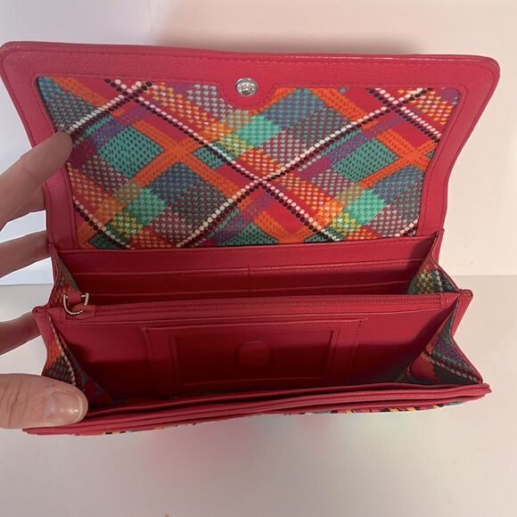 VERA BRADLEY Faux Red Leather Trimmed Floral Audrey Wallet - Picture 3 of 9